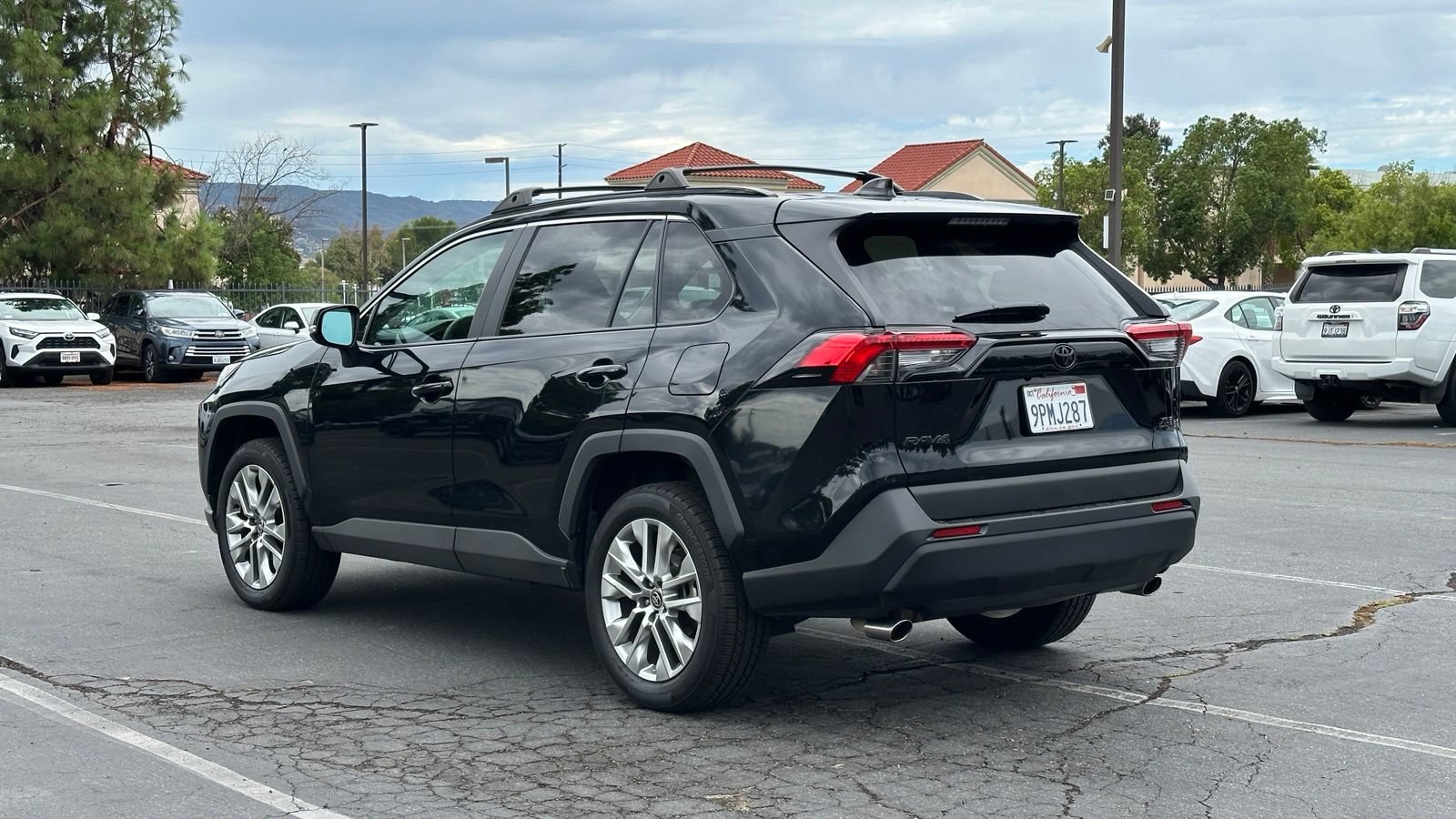 Used 2024 Toyota RAV4 XLE Premium FWD image 3