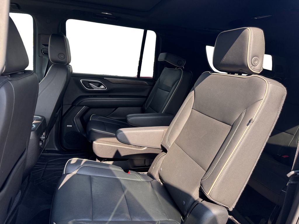 Used 2021 Chevrolet Suburban Premier w/ Premium Package image 10