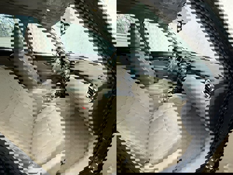 Used 2015 Nissan Rogue SL w/ SL Premium Package image 12