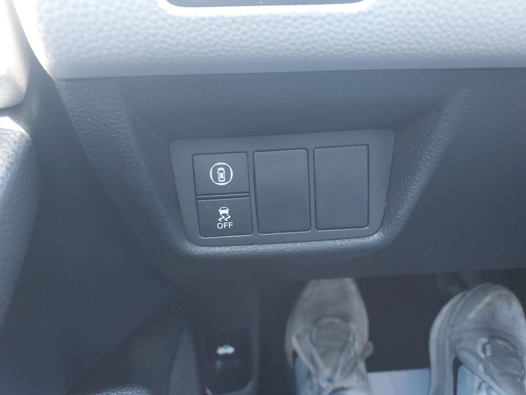 Used 2018 Honda Accord LX image 19
