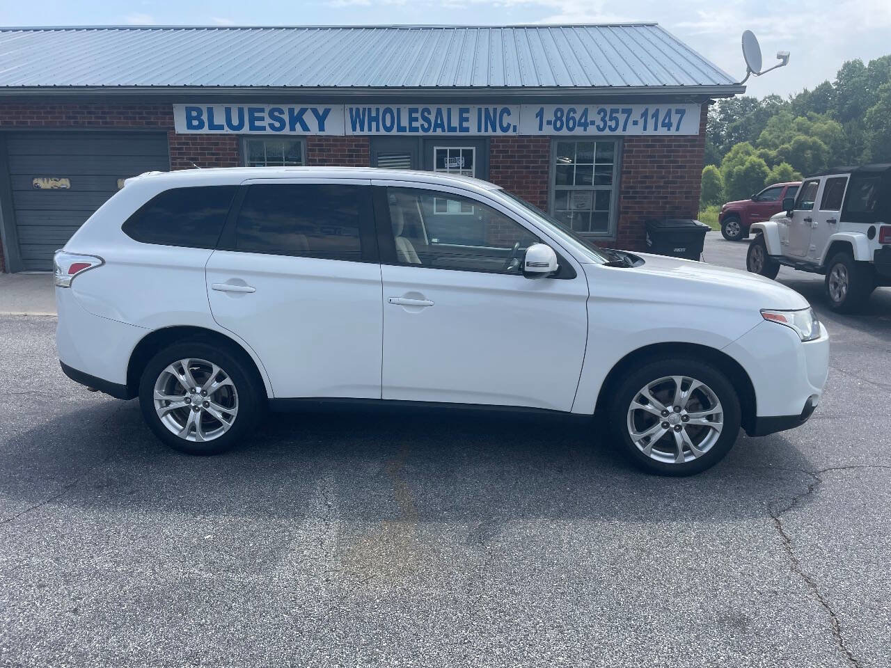 Used 2014 Mitsubishi Outlander SE