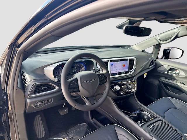 New 2026 Chrysler Pacifica Limited w/ S Appearance Package image 10