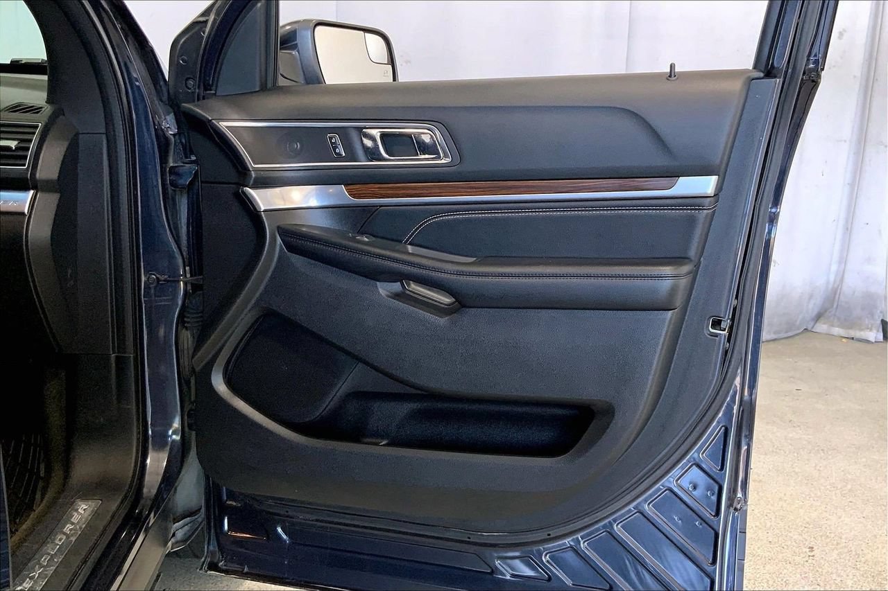 Used 2017 Ford Explorer Limited FWD image 26
