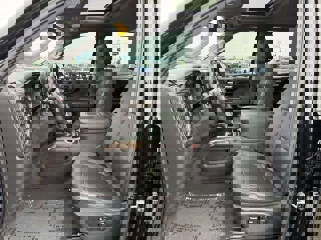 Used 2021 Chevrolet Silverado 1500 LT Trail Boss w/ Convenience Package II AWD/4WD image 13