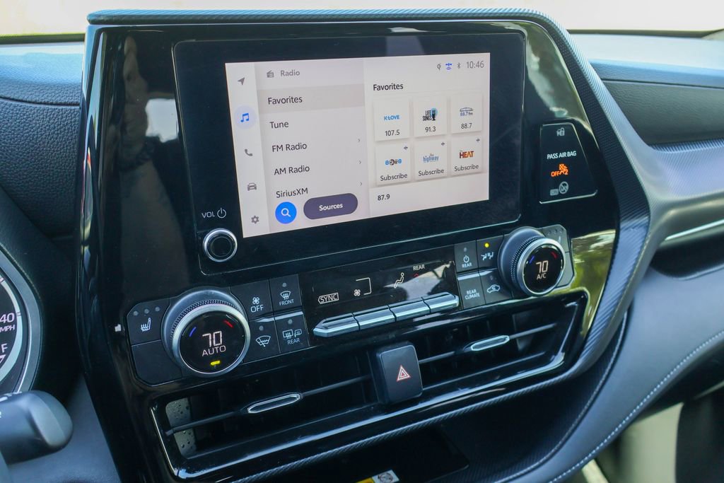 Used 2024 Toyota Highlander XSE FWD image 3