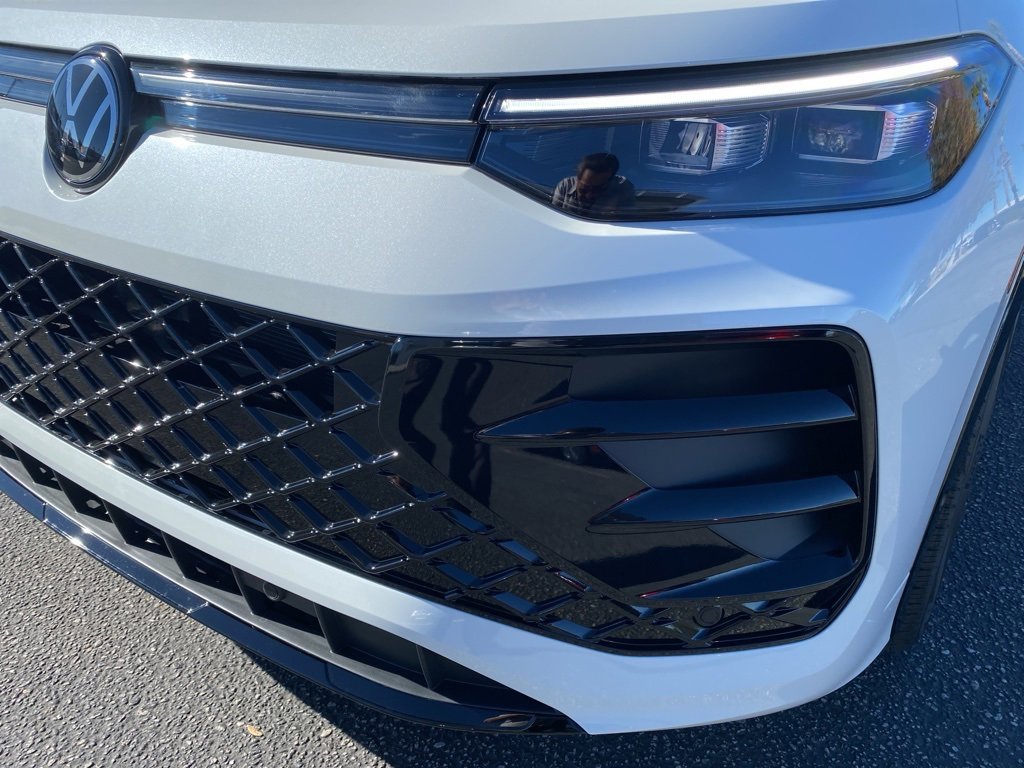 New 2026 Volkswagen Tiguan SE R-Line image 10