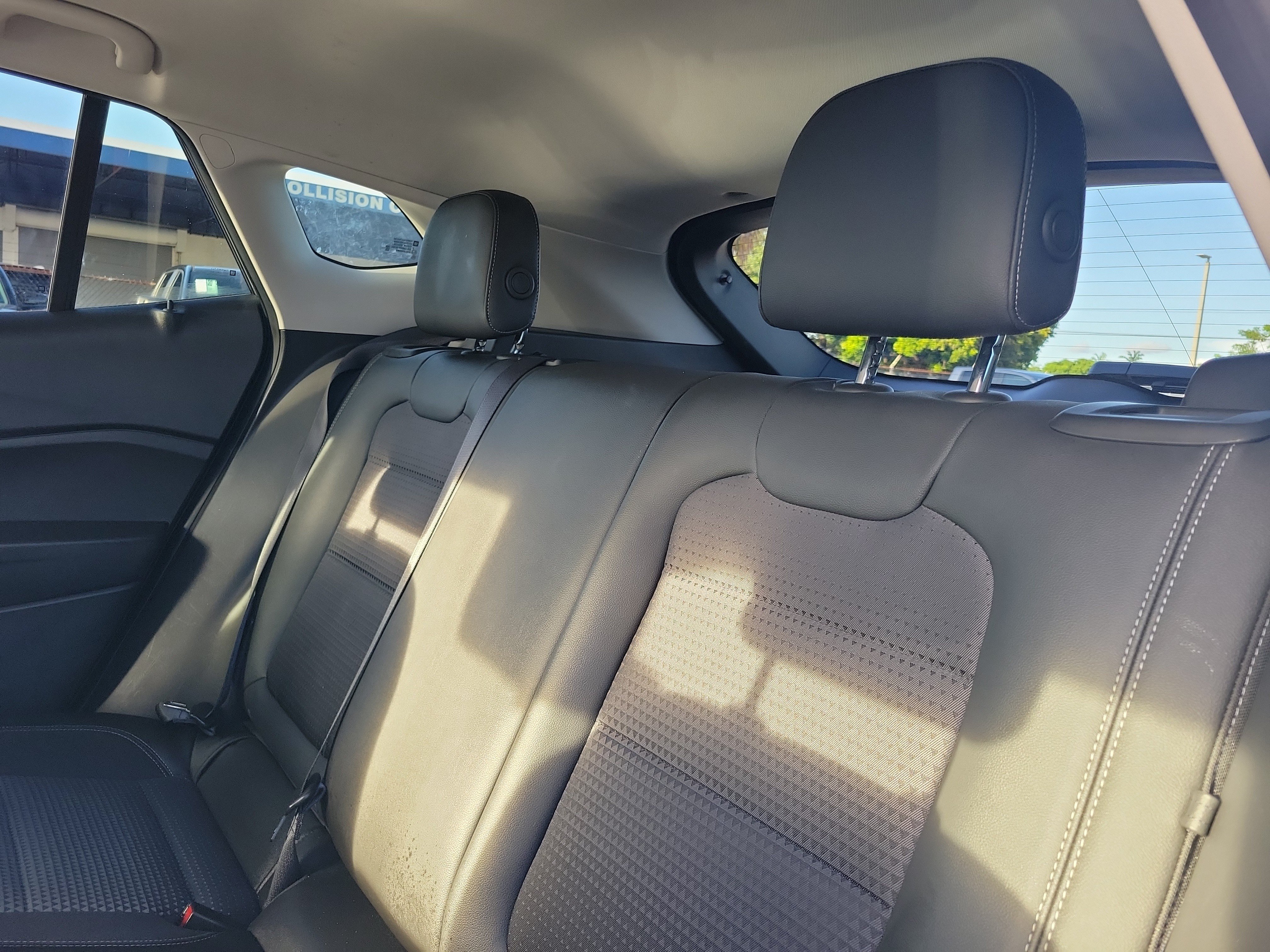Used 2025 Chevrolet Trax LT FWD image 13