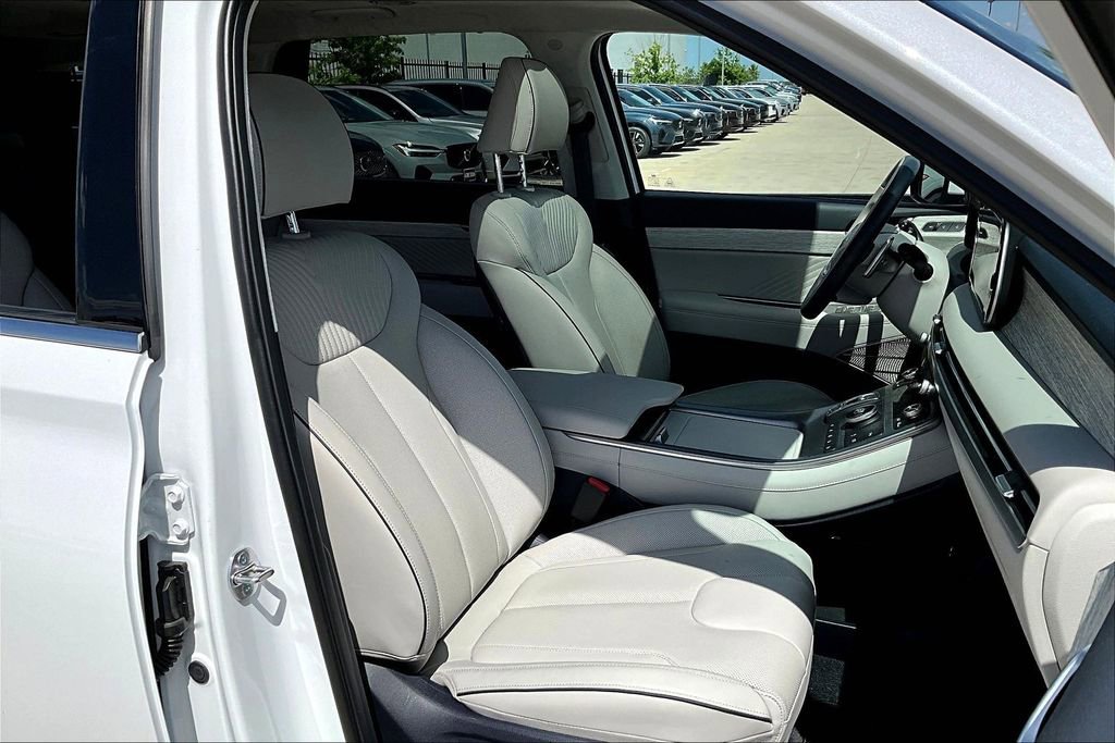 Used 2025 Hyundai Palisade Calligraphy image 10