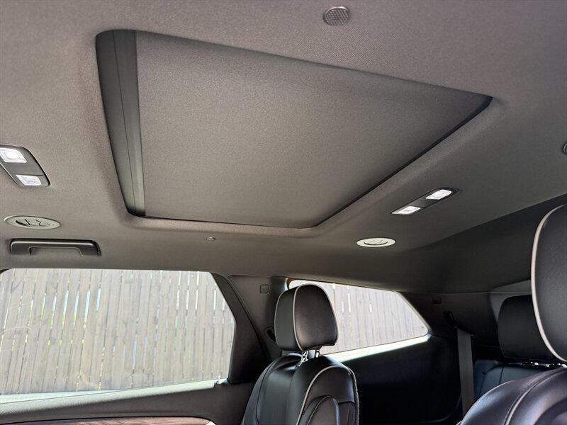 Used 2022 Buick Enclave Avenir w/ Avenir Technology Package AWD/4WD image 30
