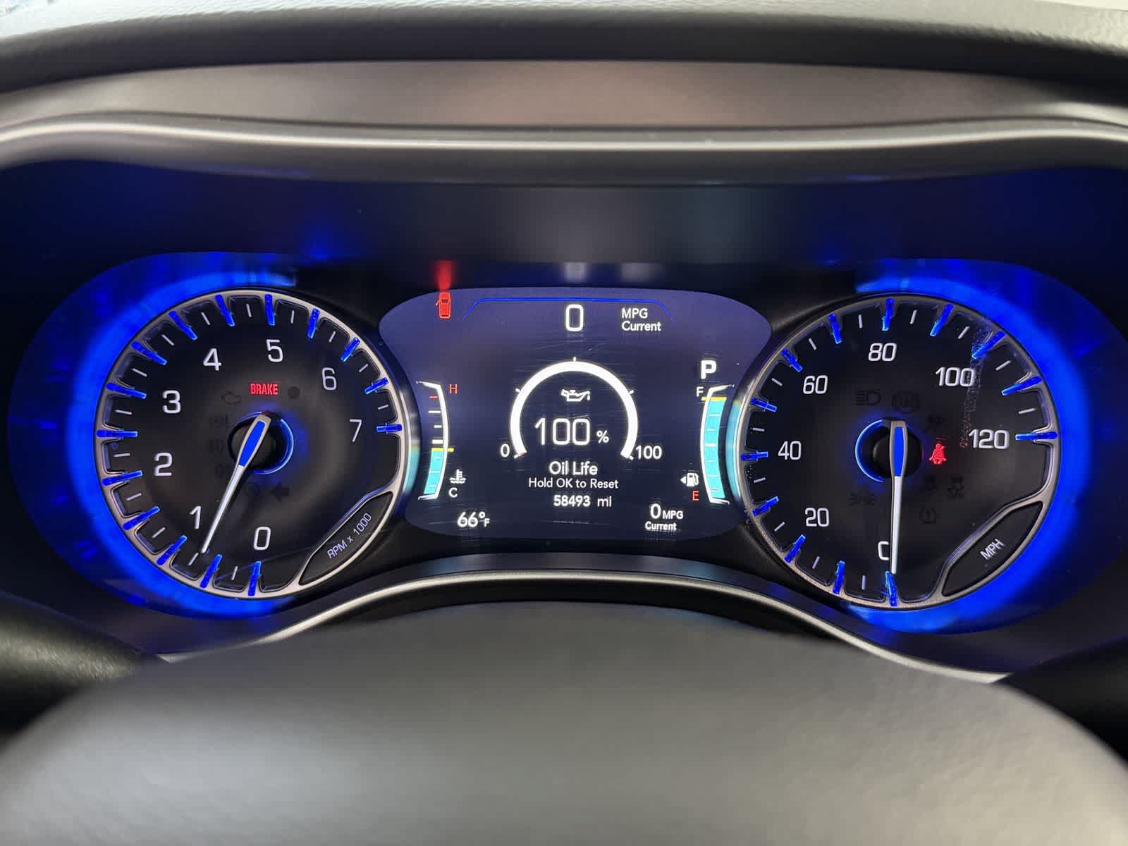 Used 2023 Chrysler Pacifica Touring-L FWD image 19