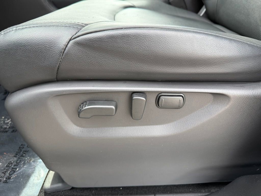 Used 2024 Nissan Armada SL w/ Captain's Chairs Package RWD image 6