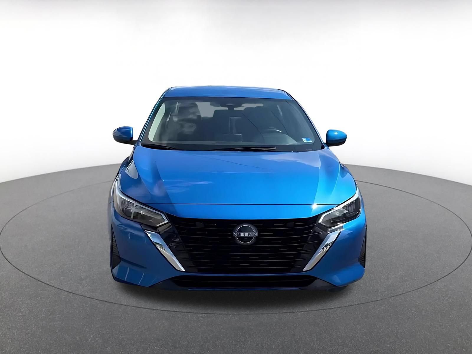 Used 2025 Nissan Sentra SV FWD image 3