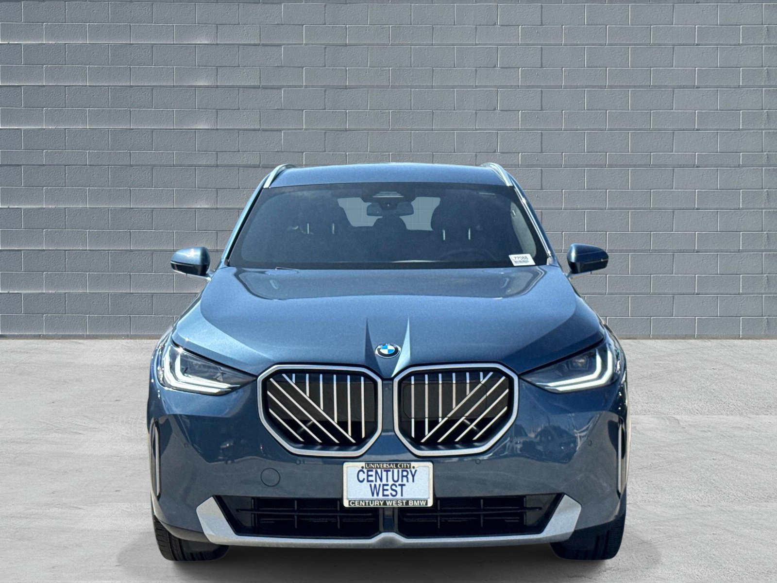 Used 2025 BMW X3 xDrive30i AWD/4WD image 2