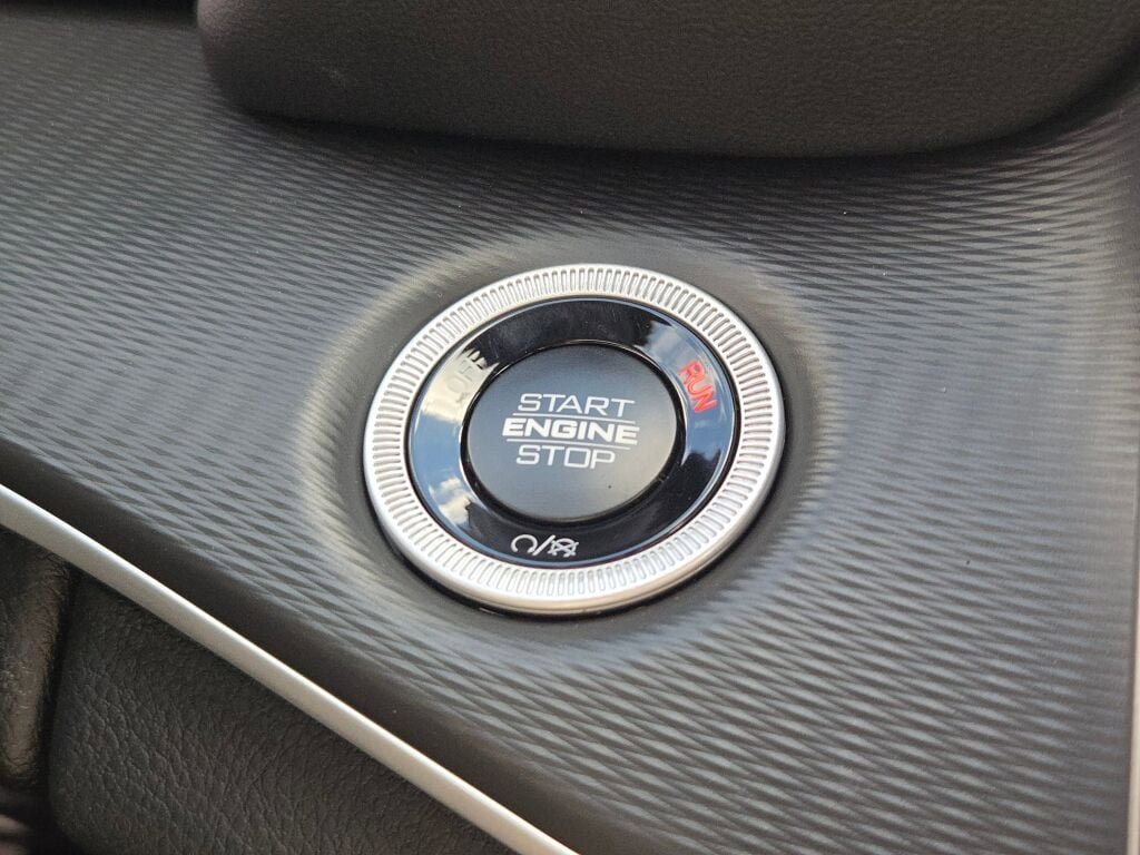 New 2025 Jeep Grand Cherokee L Laredo w/ Trailer Tow Package image 32