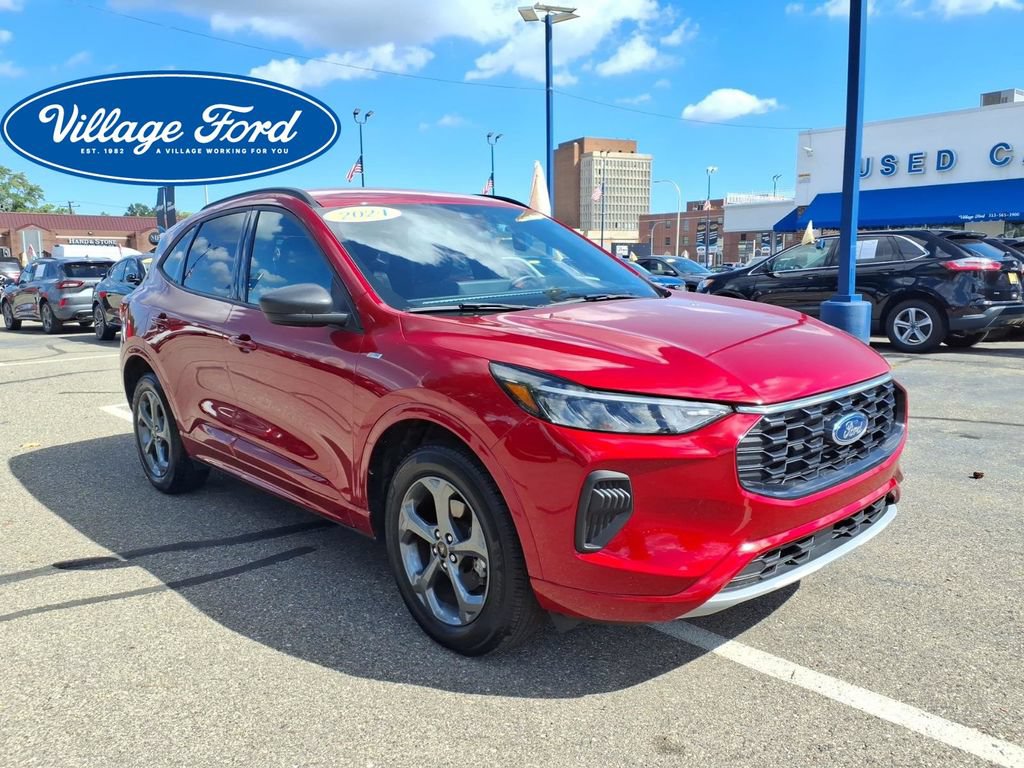 Certified 2024 Ford Escape ST-Line w/ Tech Pack #1 AWD/4WD image 4