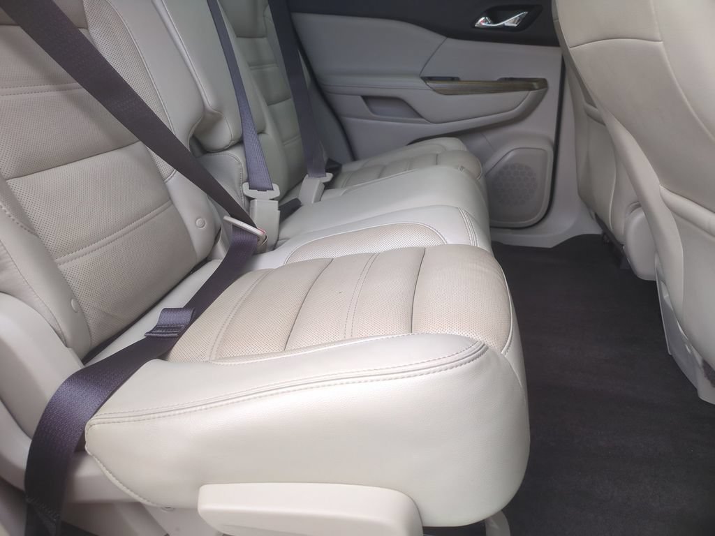 Used 2019 GMC Acadia Denali w/ Technology Package FWD image 15