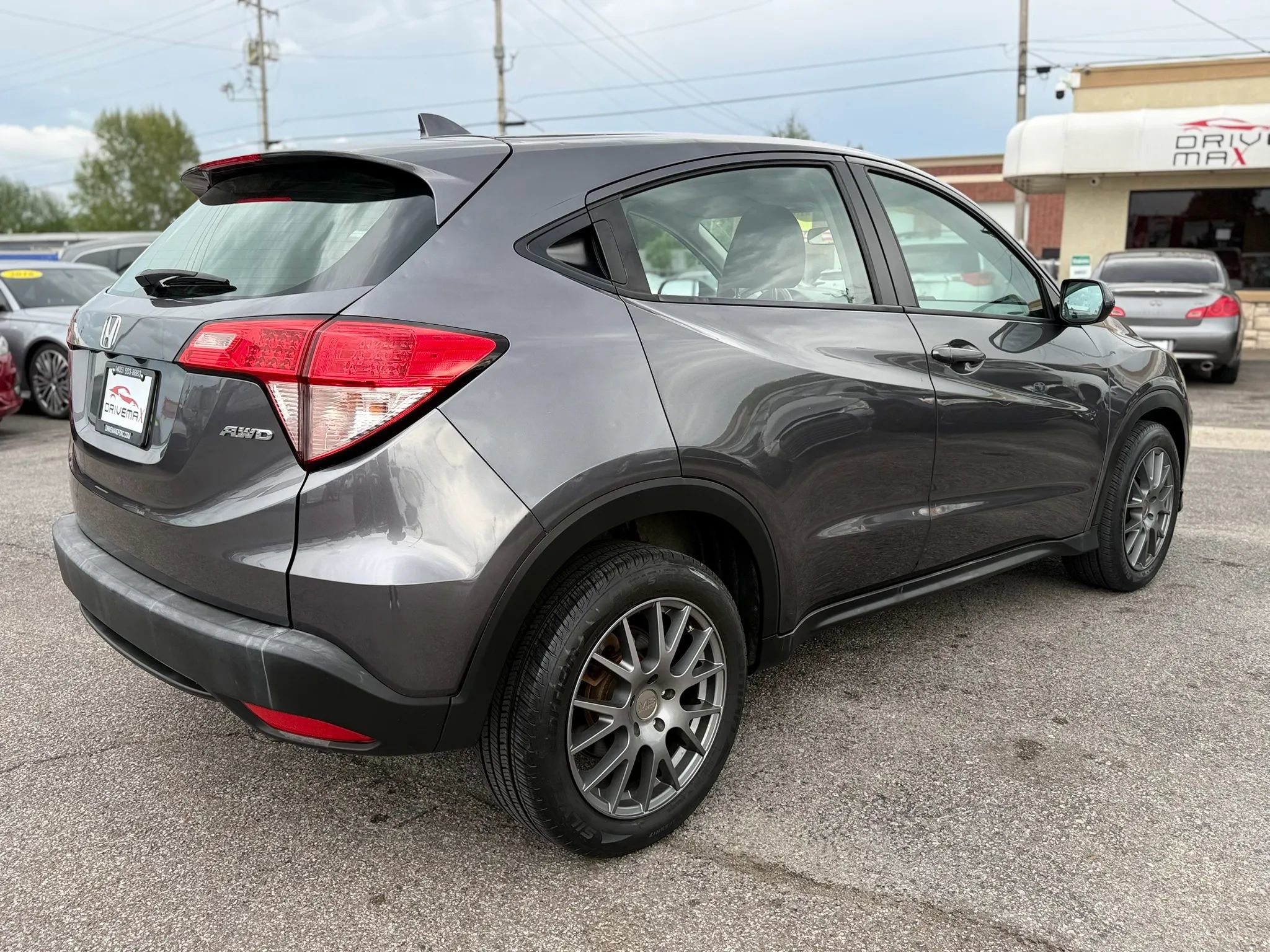 Used 2016 Honda HR-V LX image 4