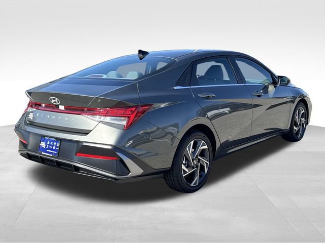 Used 2025 Hyundai Elantra SEL image 5