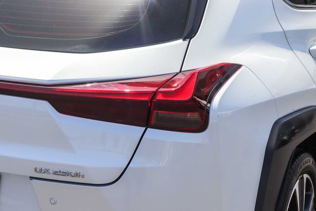 Certified 2024 Lexus UX 250h FWD image 8