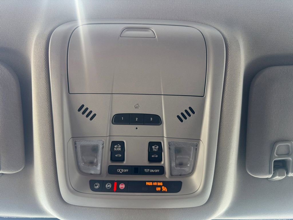 Used 2022 GMC Acadia AT4 w/ Technology Package image 27