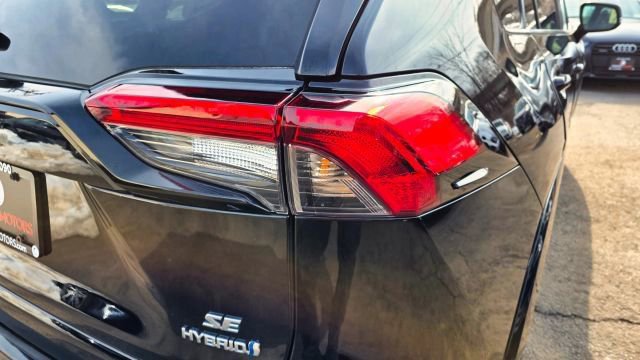 Used 2022 Toyota RAV4 SE w/ Convenience Package image 45