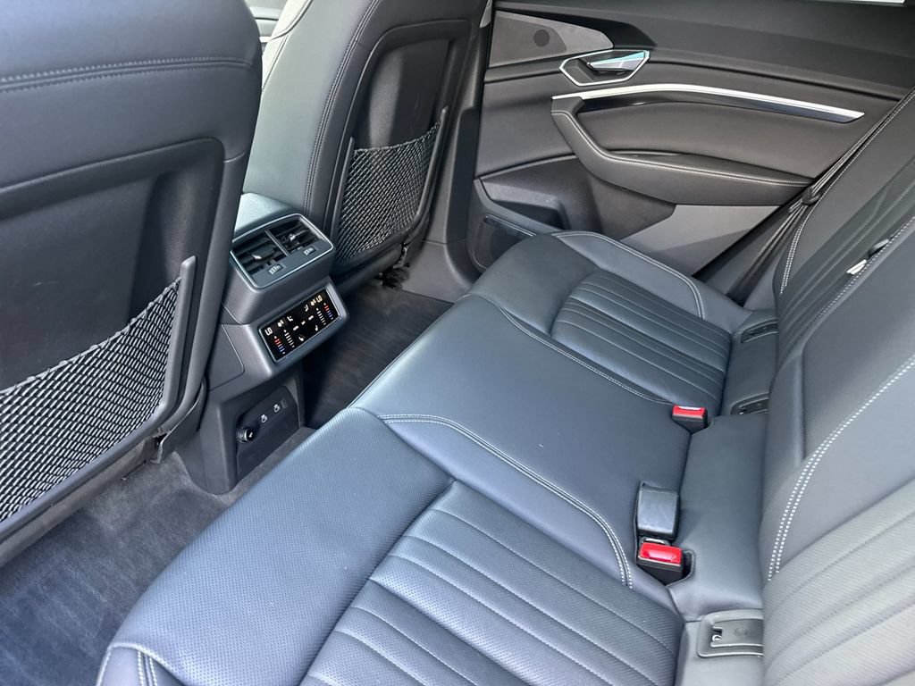 Used 2024 Audi Q8 e-tron Premium Plus w/ Premium Plus Package AWD/4WD image 17