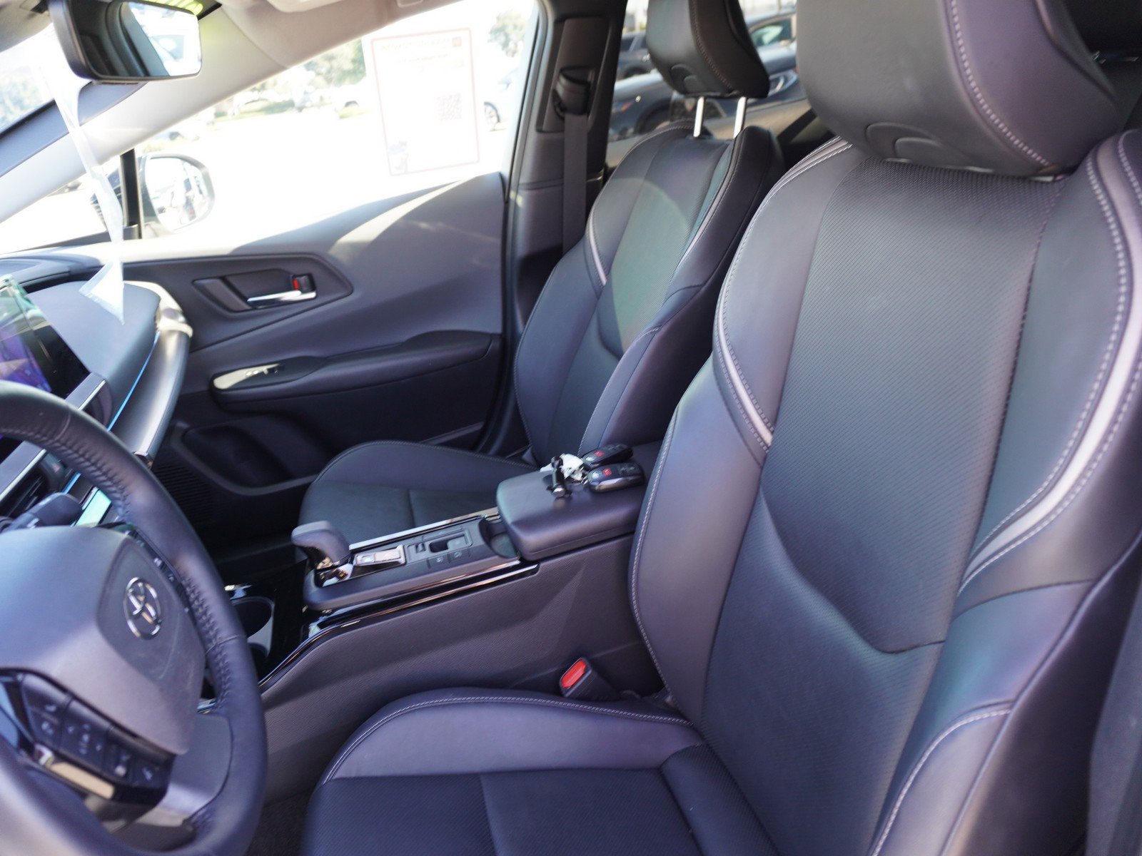 Used 2024 Toyota Prius XLE AWD/4WD image 22
