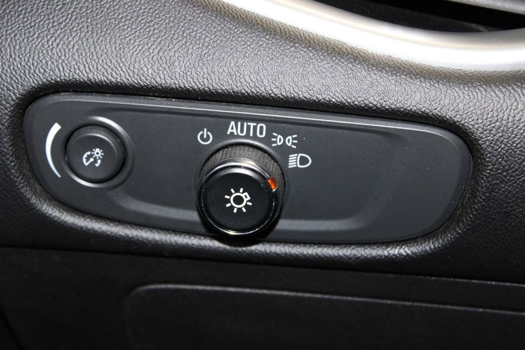 Used 2024 Chevrolet Malibu LT image 39