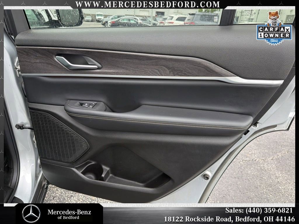 Used 2023 Jeep Grand Cherokee L Limited AWD/4WD image 26