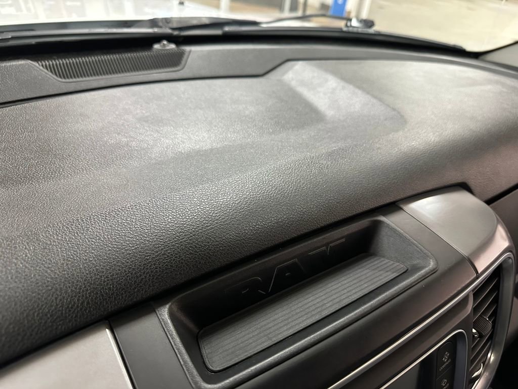 Certified 2021 RAM 1500 Classic SLT image 33