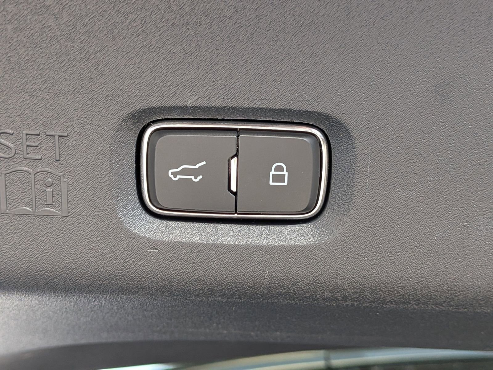 Used 2025 Lincoln Navigator Black Label image 16