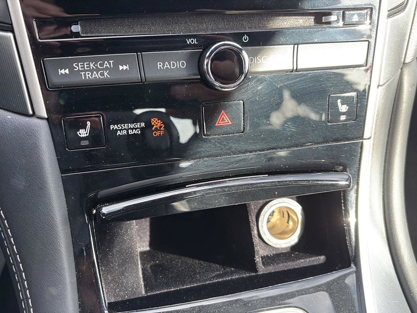 Used 2019 INFINITI Q60 3.0t Luxe w/ Essential Package image 15