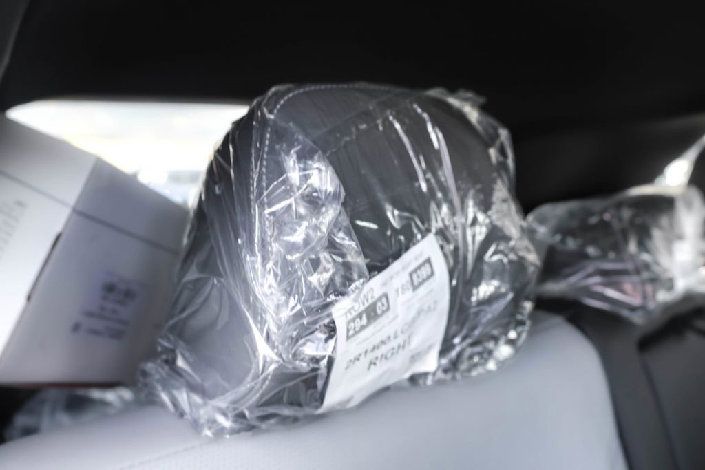 New 2026 Volkswagen Atlas Cross Sport SEL R-Line image 35