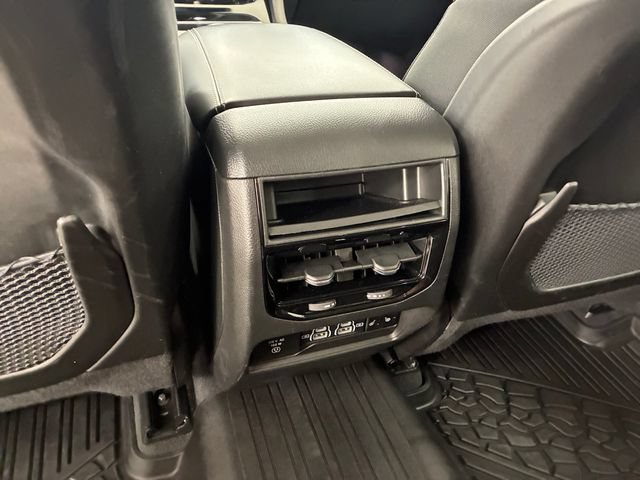 Used 2023 Jeep Grand Cherokee Limited w/ Luxury Tech Group II AWD/4WD image 19