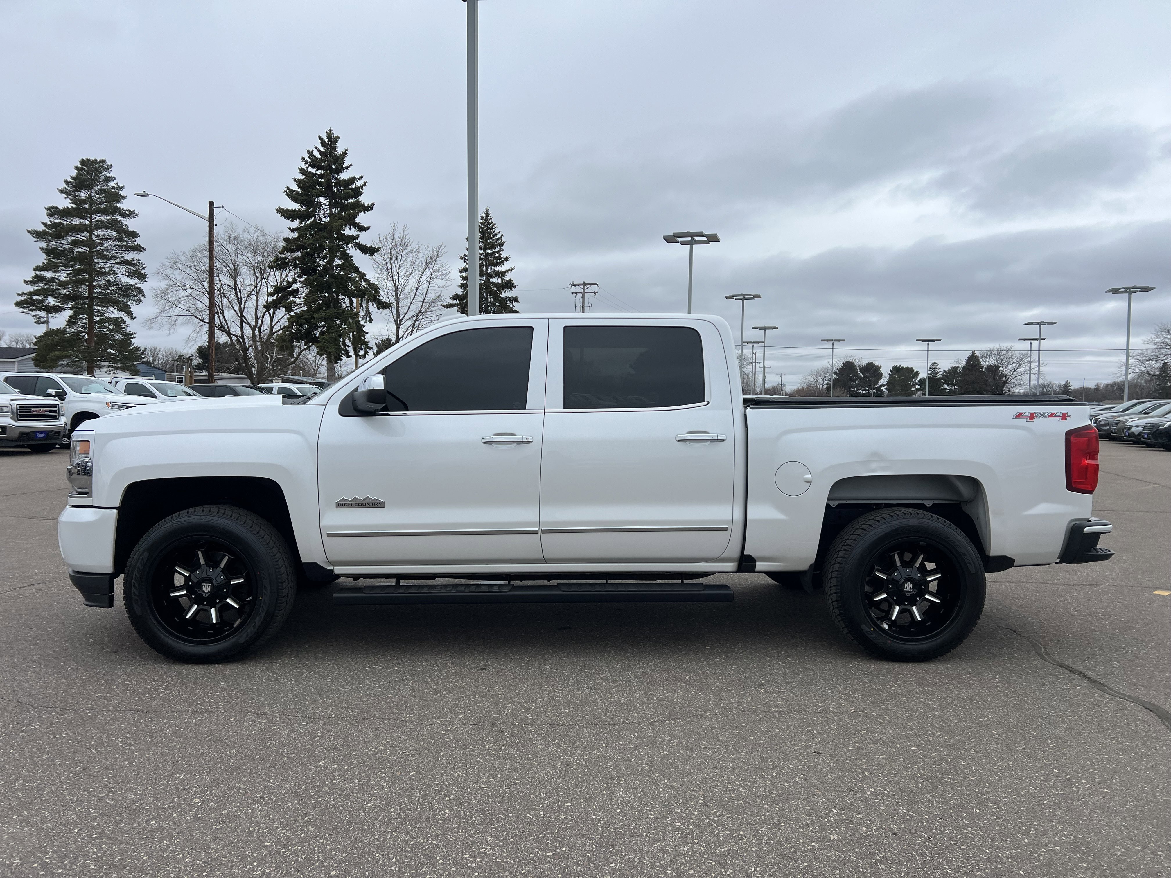 Used 2017 Chevrolet Silverado 1500 High Country image 5