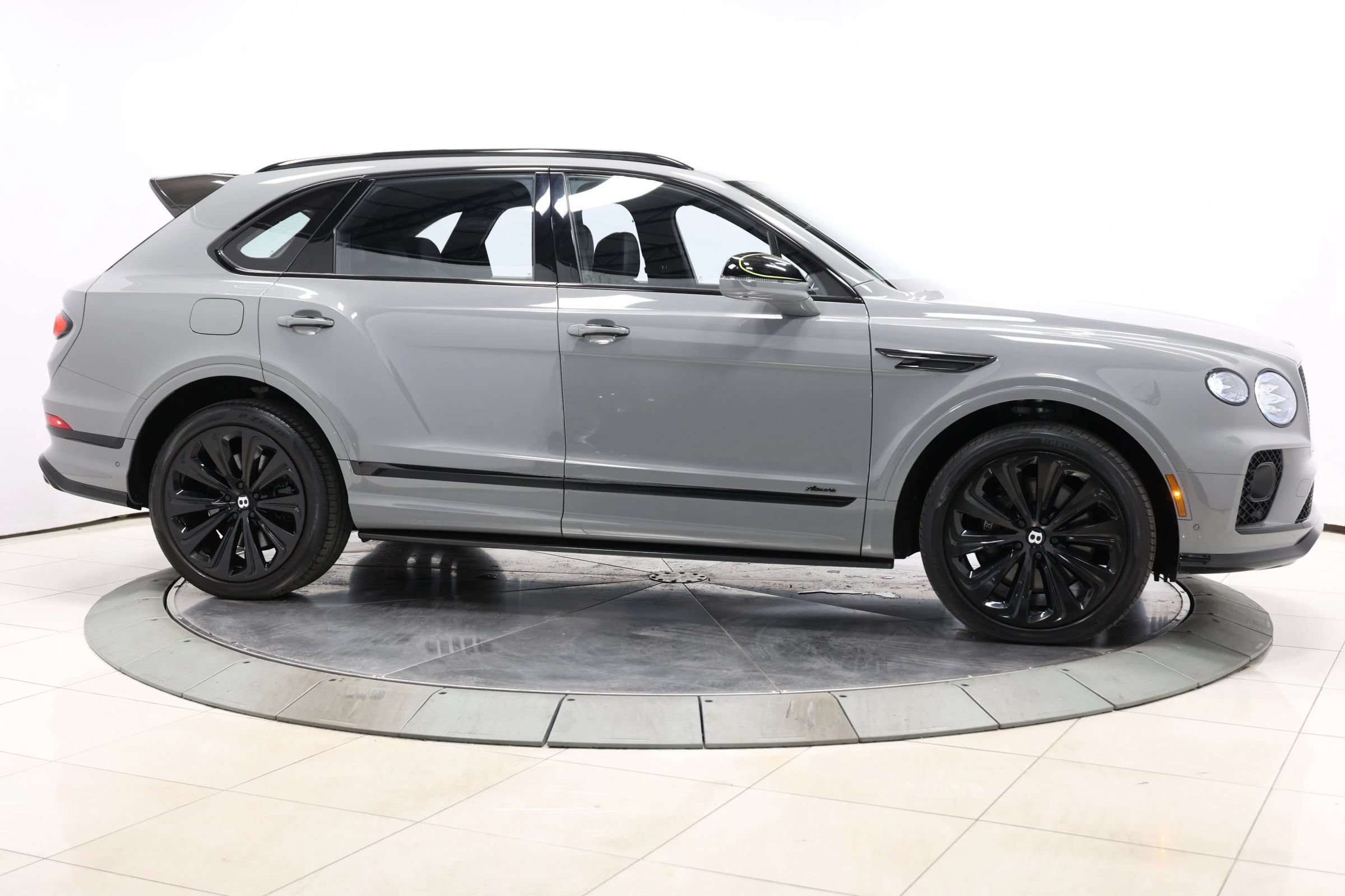 Used 2023 Bentley Bentayga AWD/4WD image 81