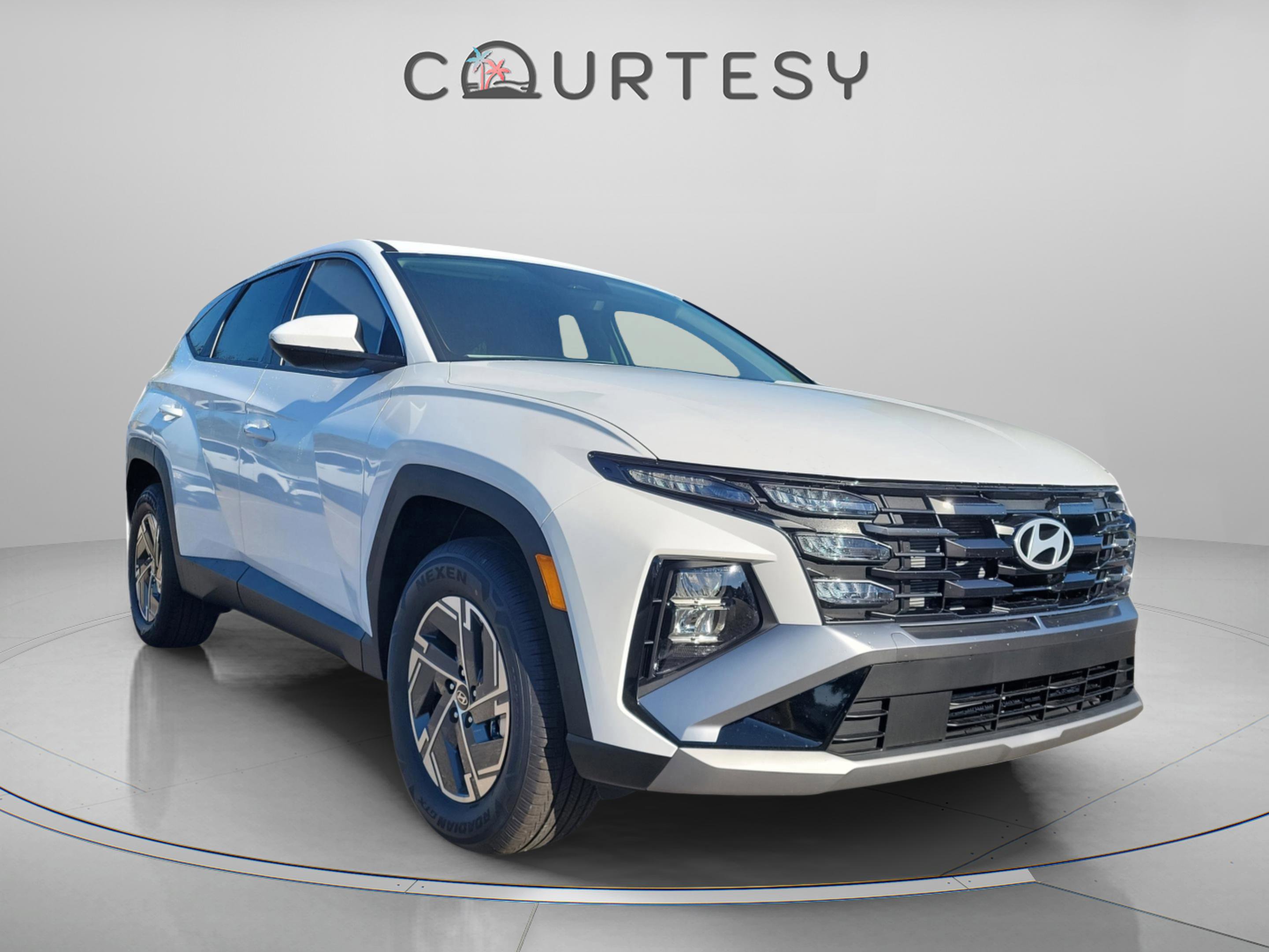 New 2026 Hyundai Tucson Blue SE image 5