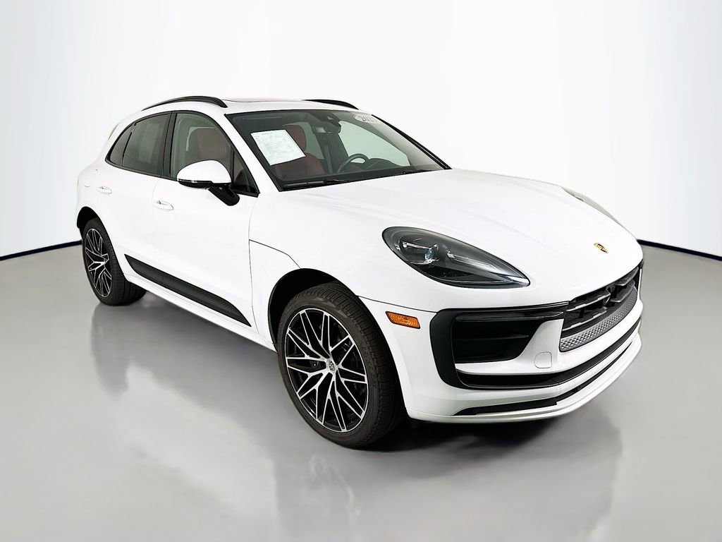 Certified 2025 Porsche Macan AWD/4WD image 7