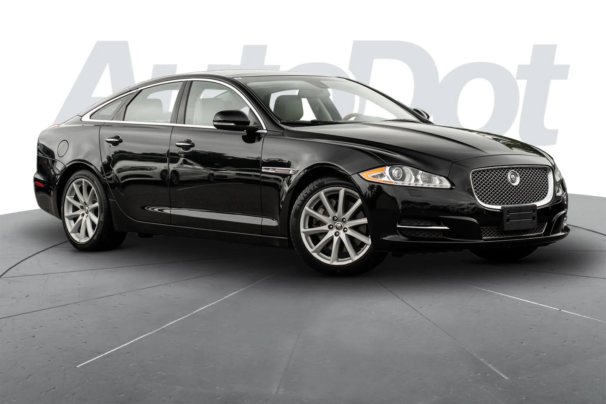 Used 2012 Jaguar XJ RWD image 1