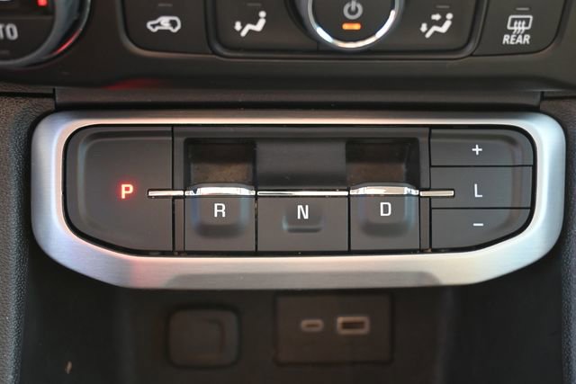 Used 2023 GMC Acadia SLE w/ Driver Convenience Package image 23