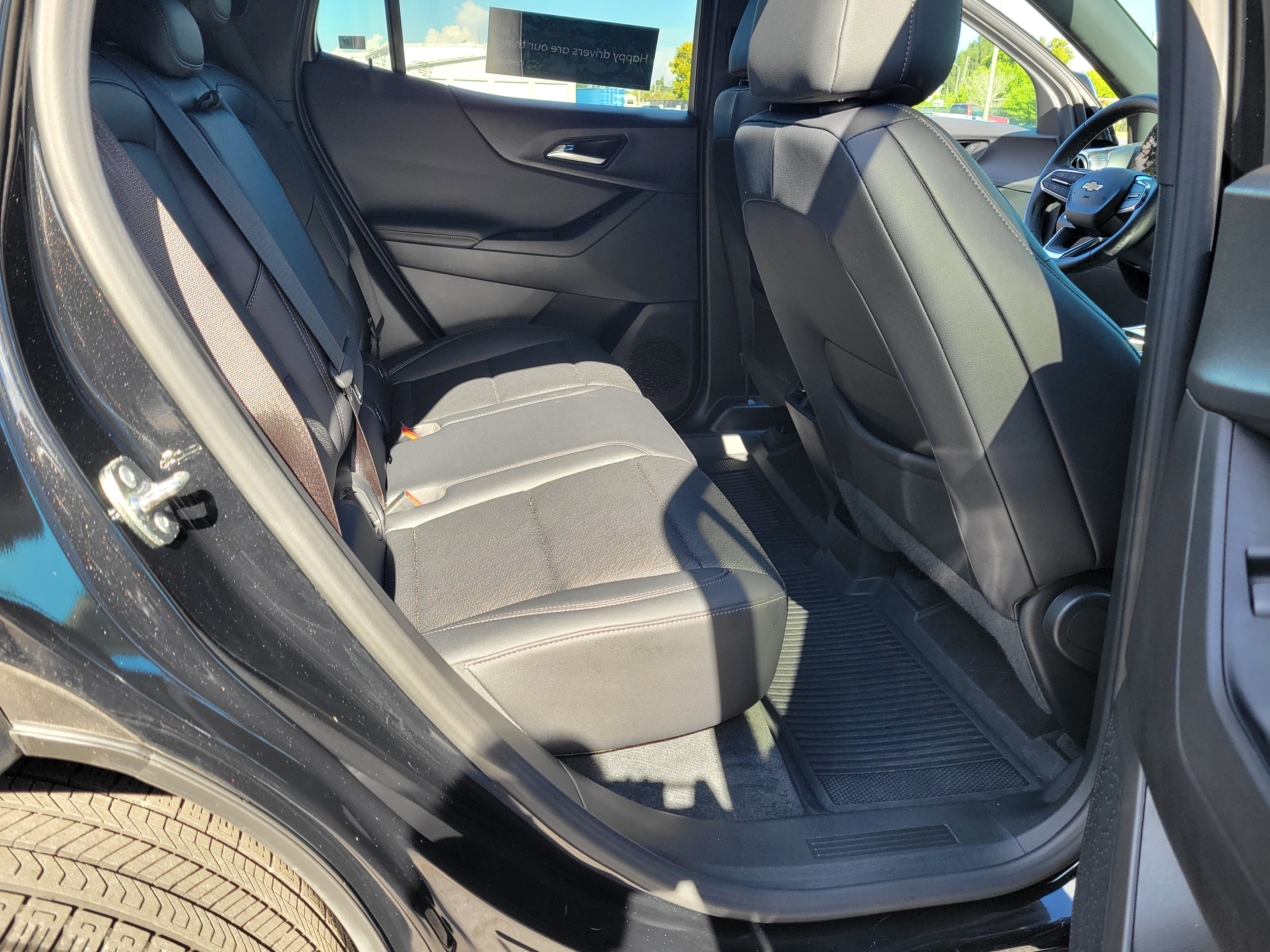 Certified 2026 Chevrolet Equinox LT w/ Convenience Package II FWD image 33
