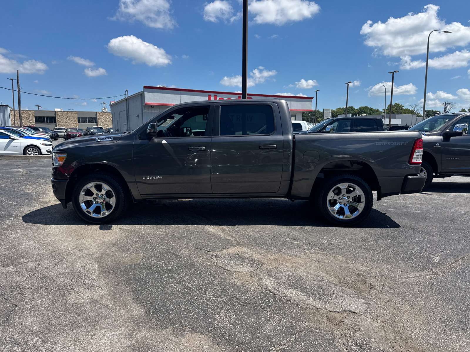 Used 2023 RAM 1500 Big Horn AWD/4WD image 3