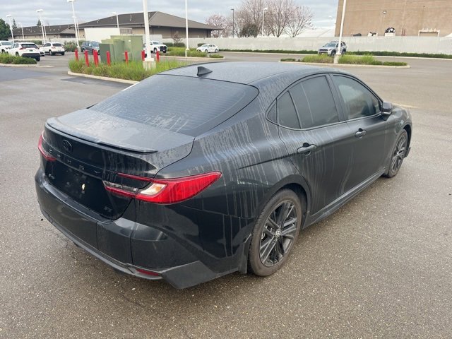 Used 2025 Toyota Camry SE image 5