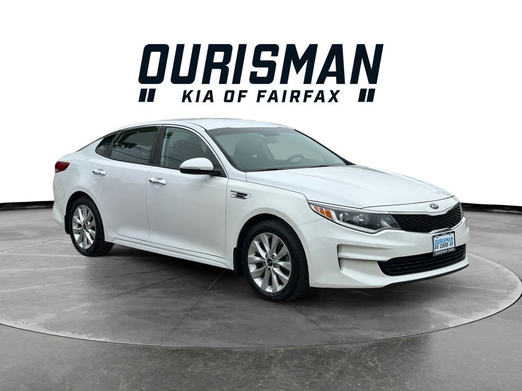 Used 2018 Kia Optima LX w/ 17" Alloy Wheels Package FWD image 1