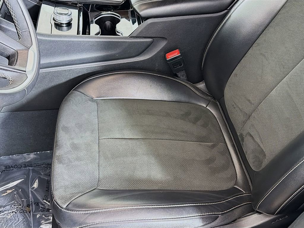 Used 2023 Jeep Grand Cherokee L Laredo image 22