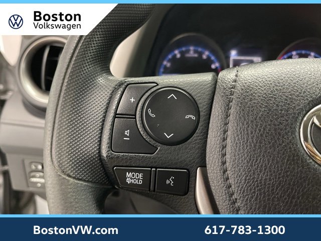 Used 2018 Toyota RAV4 LE image 16