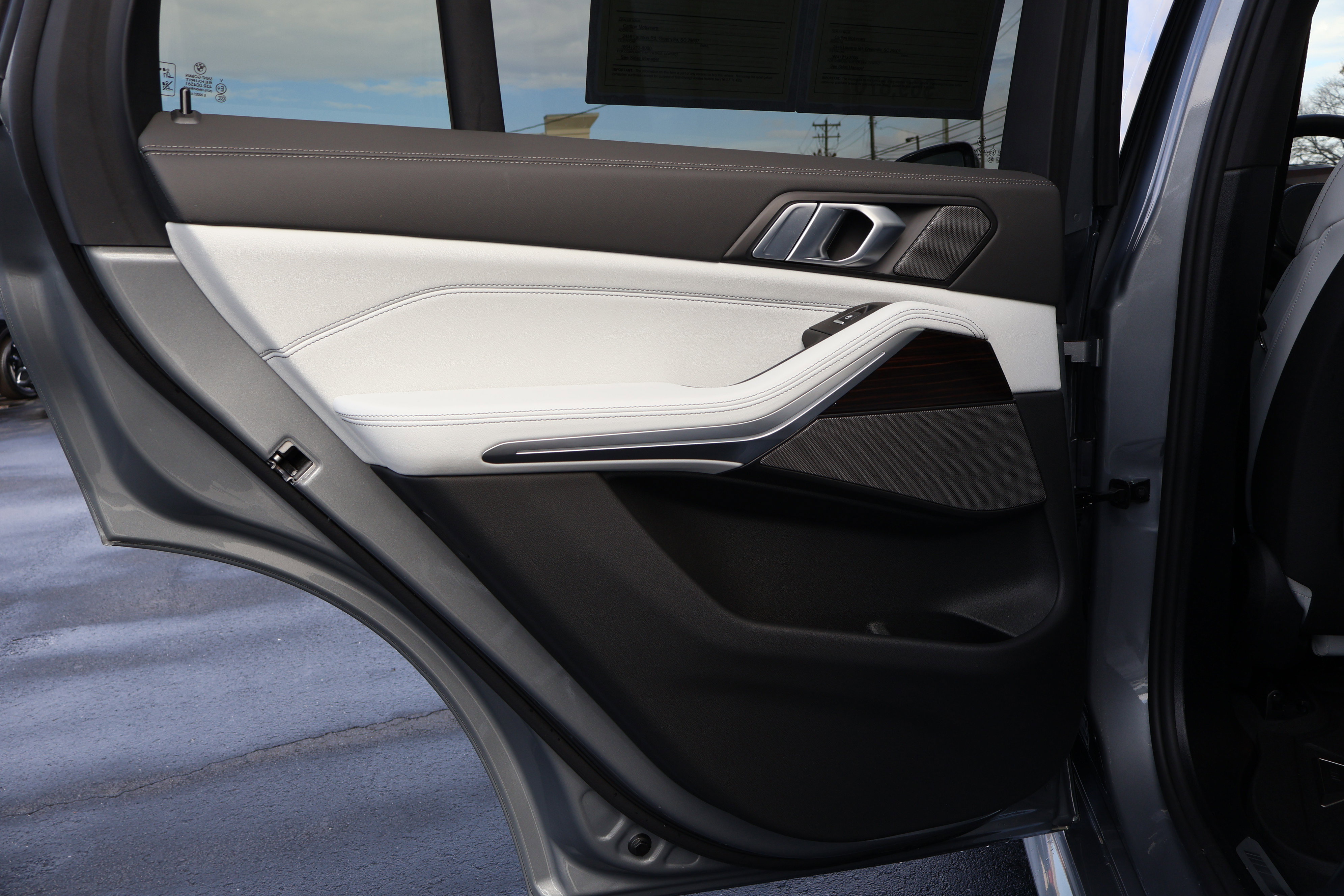 Used 2026 BMW X5 xDrive40i w/ M Sport Package image 16