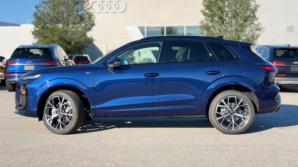 New 2026 Audi Q3 quattro 2.0T AWD/4WD image 3