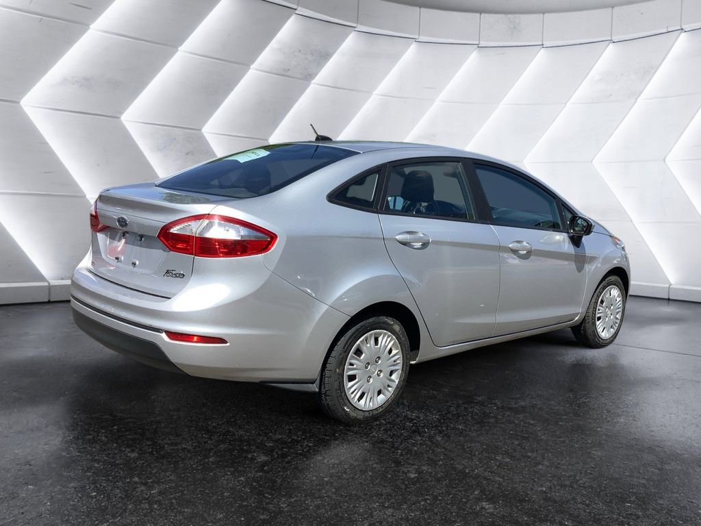 Used 2017 Ford Fiesta S image 4