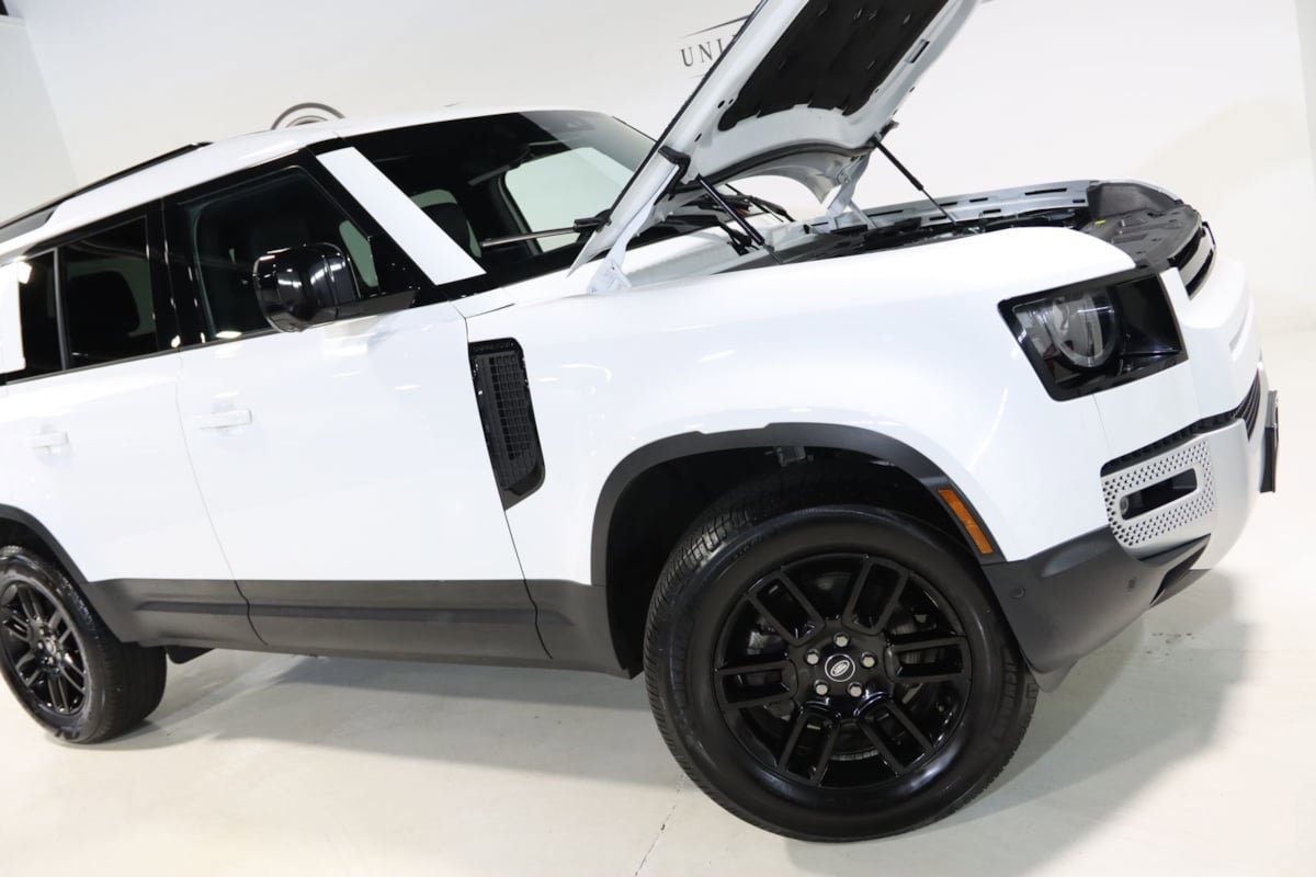 Used 2025 Land Rover Defender 110 S image 73